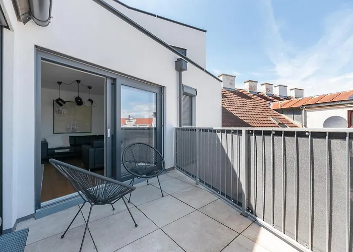 Stylisches Apartment In Zentraler Gruenruhelage Mit Garagenplatz